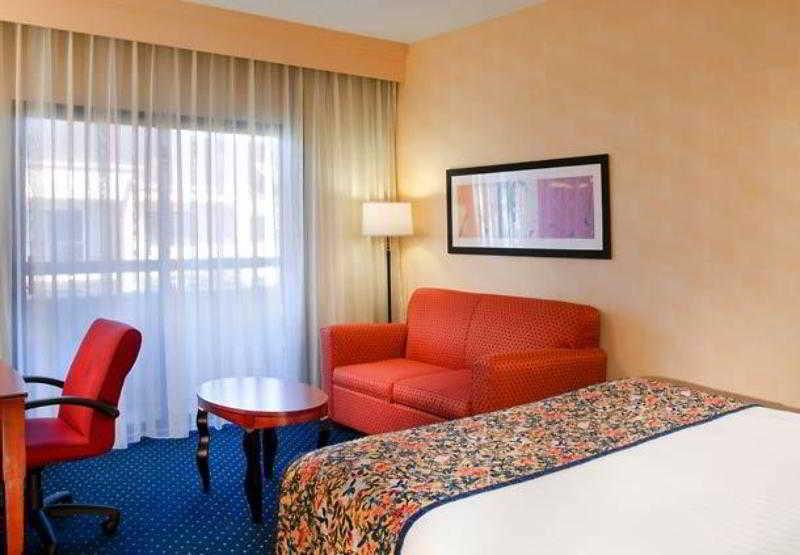 Courtyard Chicago Arlington Heights/South Hotel Kamer foto